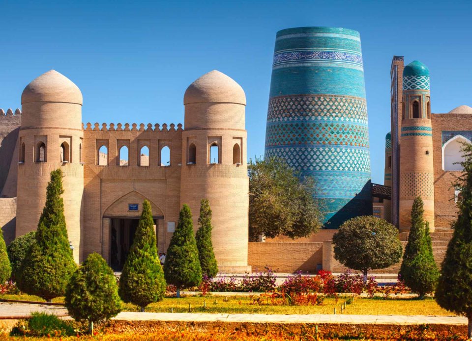 Узбекистан вводит электронные визы