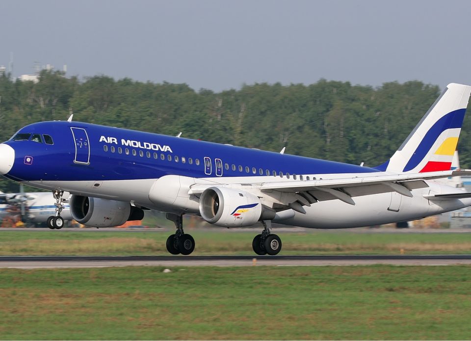 Air Moldova перешла под контроль румынского лоукостера Blue Air