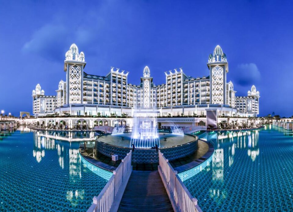 «АэроБелСервис» презентует в Витебске турецкий отель Granada Luxury 5*