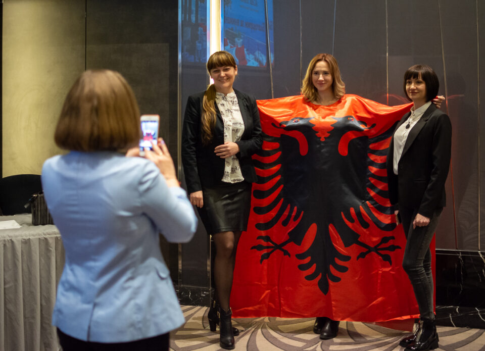 Албания с 1 мая отменяет все ковидные ограничения при въезде в страну