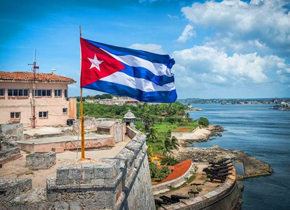 Куба отменила ограничения на въезд для всех туристов