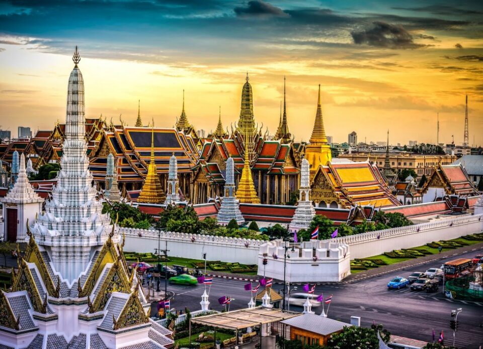 Таиланд снимает все ковидные ограничения на въезд