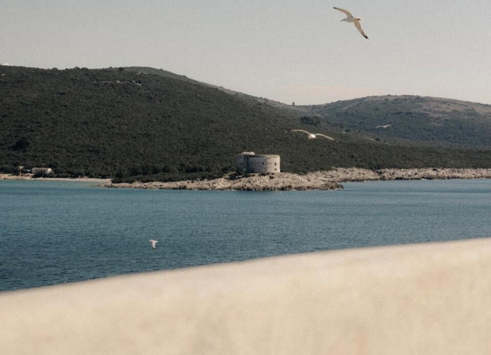 Как выглядит новый роскошный пятизвездочный отель в Черногории на острове Мамула 
