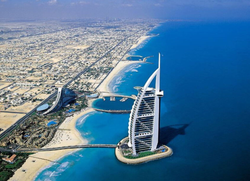 Без сертификатов и пцр-тестов: ОАЭ возвращается к доковидным правилам въезда туристов