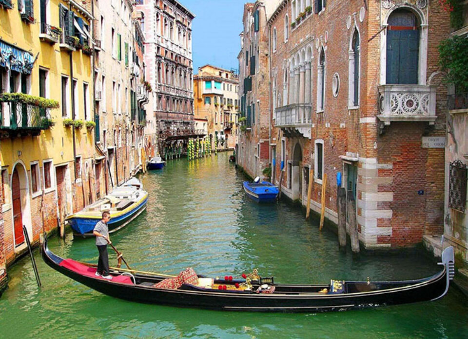 Венеция не введет налог на однодневных туристов с начала 2023 года