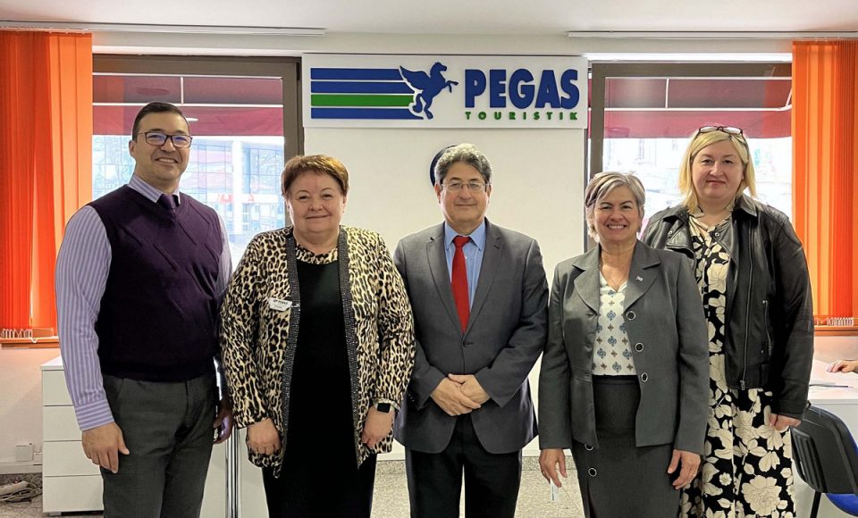 В офисе PEGAS Touristik в Минске состоялась встреча с делегацией Кубы