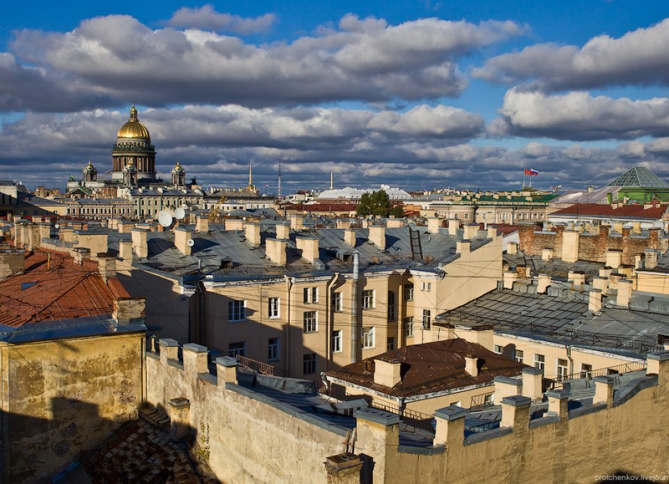В Санкт-Петербурге признали нелегальными экскурсии по крышам