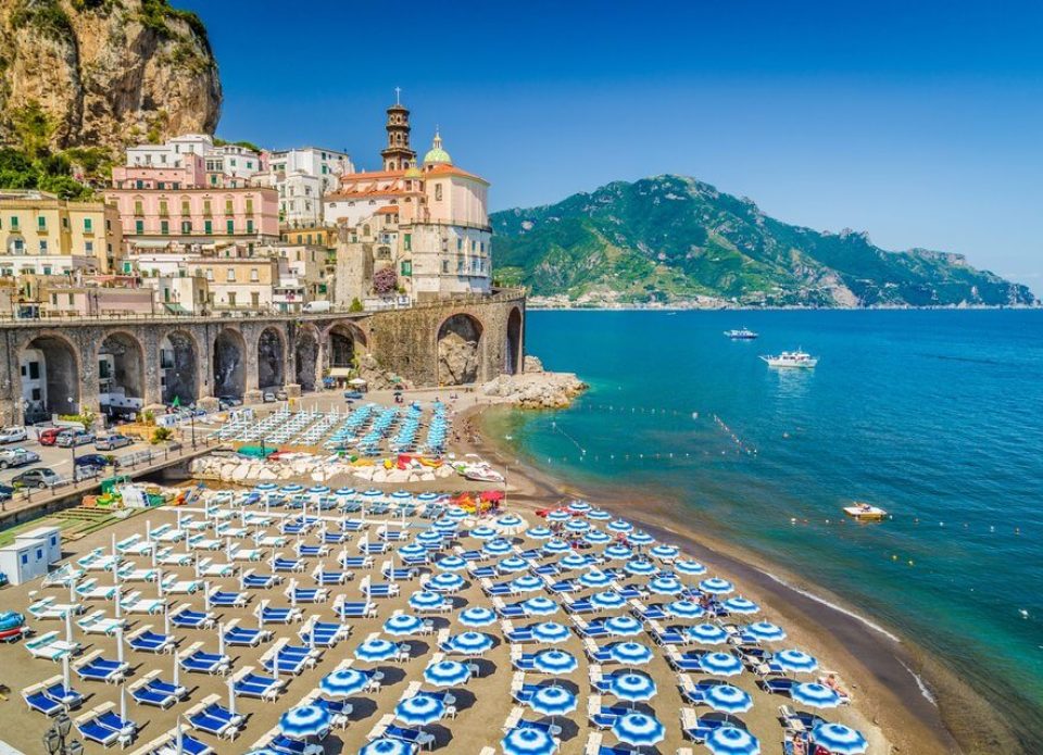 Итальянцы бьют тревогу: стоимость пляжного сета в первых рядах достигает 212 евро!