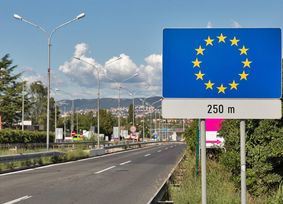 С 12 октября в 29 европейских странах начнет действовать система въезда/выезда (EES)