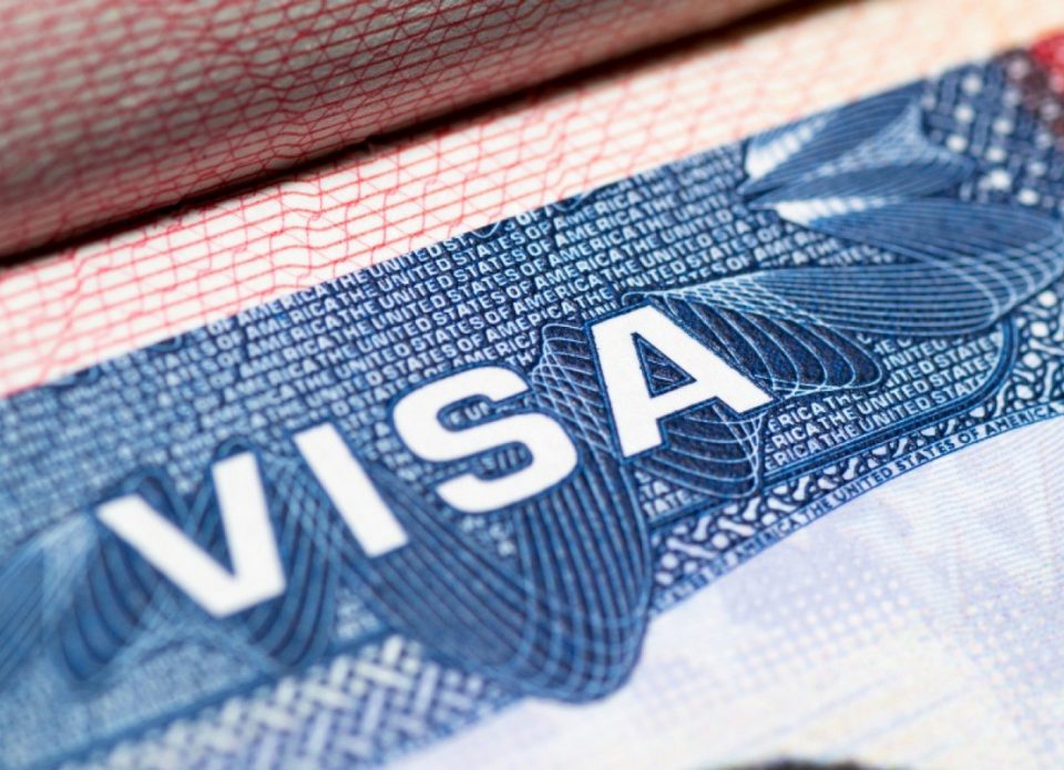 Получить визу в США белорусы могут в Вильнюсе или Варшаве, россияне – в Астане или Варшаве