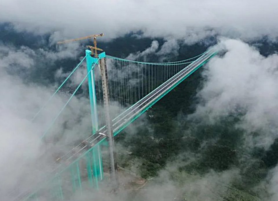 В Китае откроют самый высокий мост в мире – через Большой каньон Хуацзян