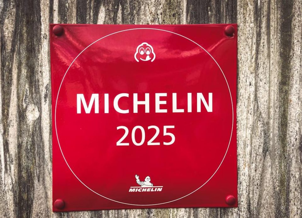 Какие отели получили специальные награды MICHELIN?