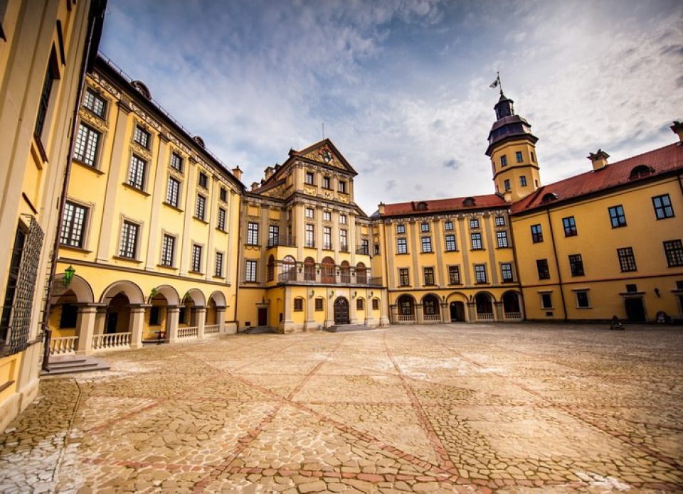 Александр Лукашенко поставил задачу значительно увеличить вклад туризма в экономику 