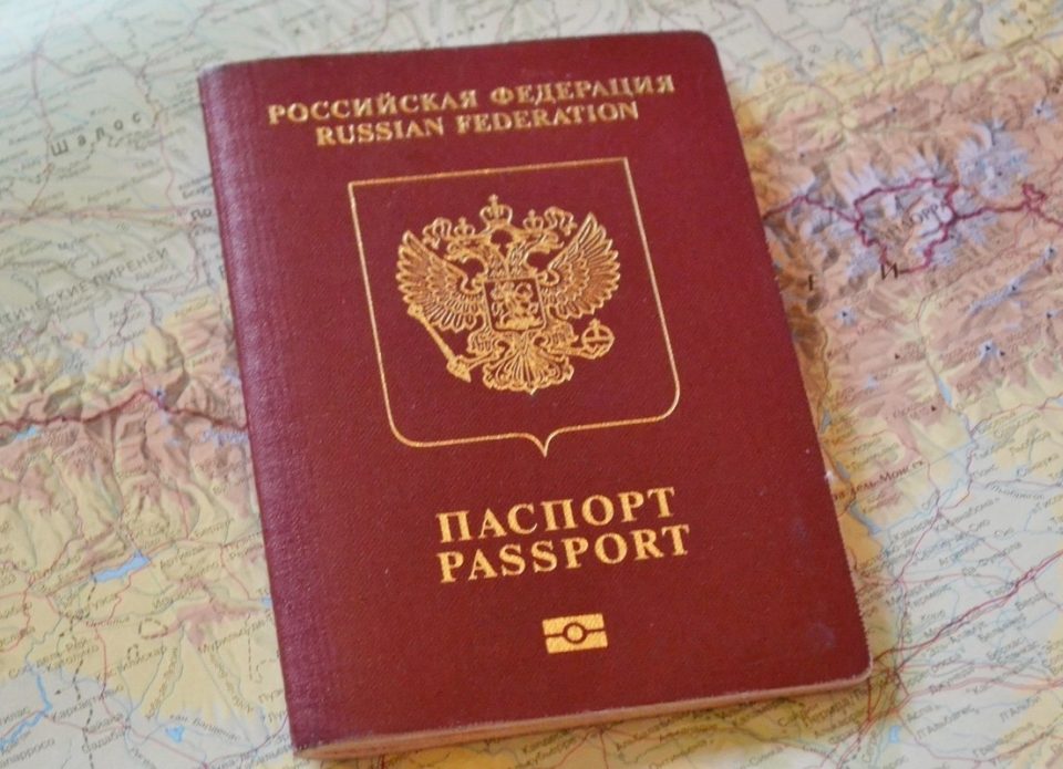 С 20 января для турпоездок в Беларусь российским детям теперь также нужен загранпаспорт
