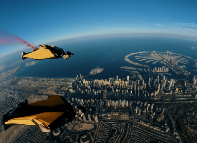 В Дубае по случаю открытия отеля Ciel Dubai Marina состоялось эффектное воздушное шоу