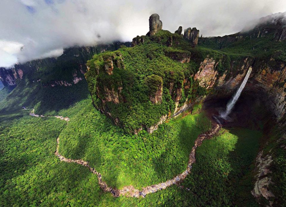 В России уже обсуждают возможность возобновления полетной программы в Венесуэлу