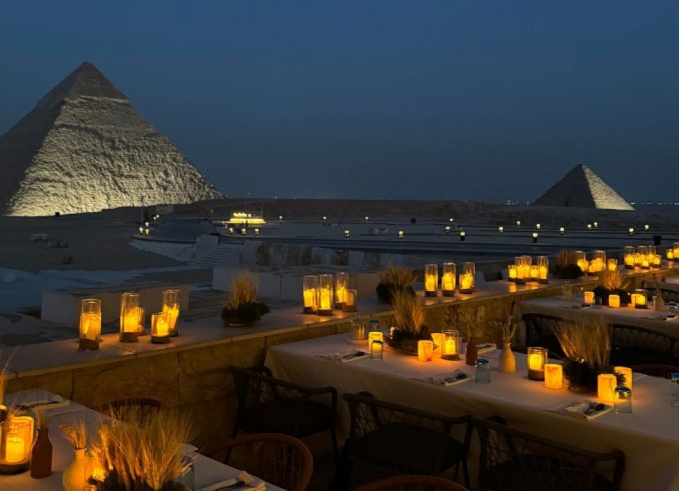 Ресторан Khufu’s, расположенный возле пирамид в Гизе, признан лучшим рестораном региона