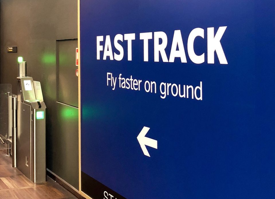 Что такое Fast Track в аэропортах Турции и как его заказать