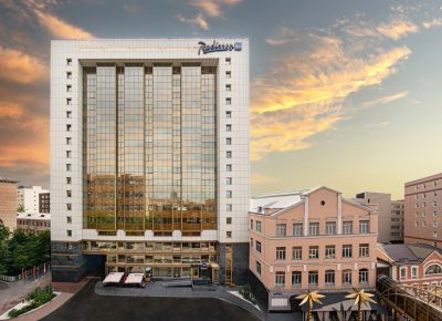В этом году московский отель «Radisson Blu Белорусская» отмечает 15-летие