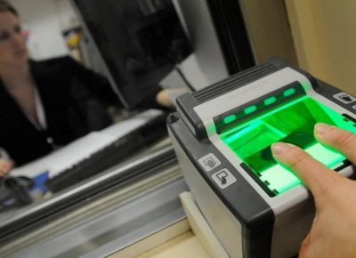 Девять стран Евросоюза отложили введение биометрического контроля на границе