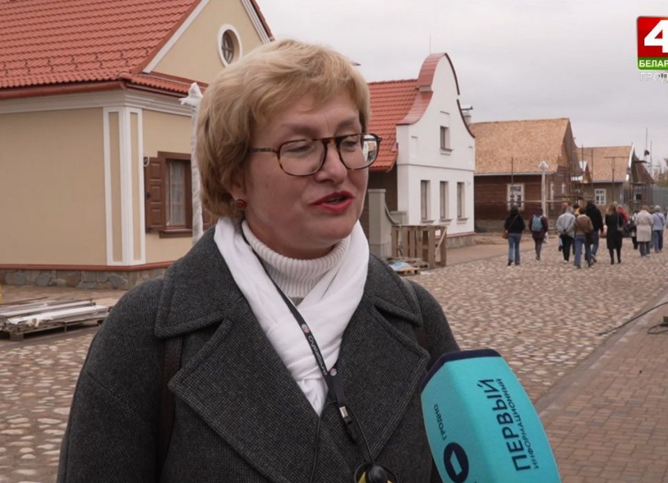 50 экскурсоводов побывали в новом историческом парке «Старый город» под Гродно